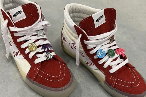 率先近赏 Palm Angels × Vans Sk8-Hi 最新联乘鞋款