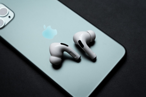 消息称 Apple 正在开发更平价的无线耳机「AirPods Lite」