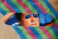 Martin Parr 海滩电影感摄影领衔 THE SKATEROOM 全新滑板系列