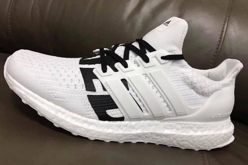 UNDEFEATED × adidas 联名 UltraBOOST 4.0 白色版本鞋款曝光