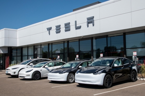 特斯拉 Tesla 最新季度财务报告揭示收益高达 $11 亿美元