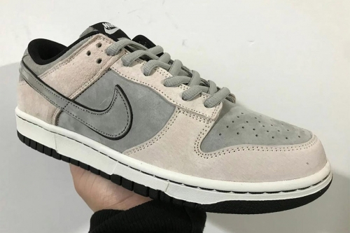 率先预览「极简主义」冷灰配色设计 Nike Dunk Low 鞋款