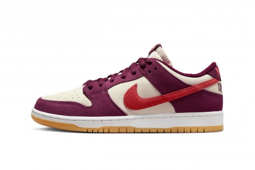 Skate Like a Girl × Nike SB Dunk Low 联名鞋款官方图辑正式亮相