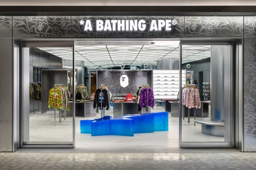 走进 BAPE STORE® 上海前滩太古里全新店铺