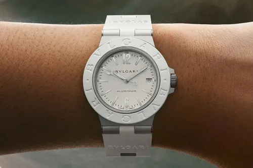 BVLGARI 夏日新品登场:全新 Aluminium 与 镶嵌工艺腕表华丽亮相