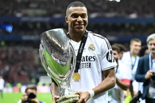 Kylian Mbappé 转队首役即进球，助 Real Madrid C.F. 六夺欧超杯冠军