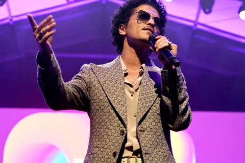 Bruno Mars 浪漫巡回再加码：全新 30 场《The Romantic Tour》日期公布