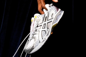 NFL 球星 Stefon Diggs 亲自分享 ASICS GEL-NIMBUS 10.1 全新联名鞋款