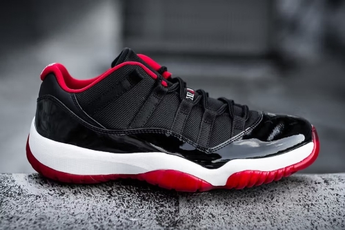 消息称 Air Jordan 11 Low 人气配色「Bred」鞋款有望于 2025 年复刻回归