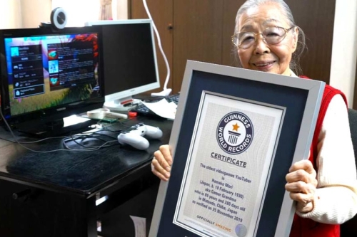 日本 90 岁老奶奶荣获 Guinness World Record 认证「世界最高齡之游戏实况主」