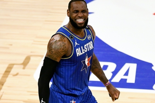 勒布朗·詹姆斯 LeBron James 连续 18 年入选 NBA 明星赛先发阵容 成功缔造历史首位