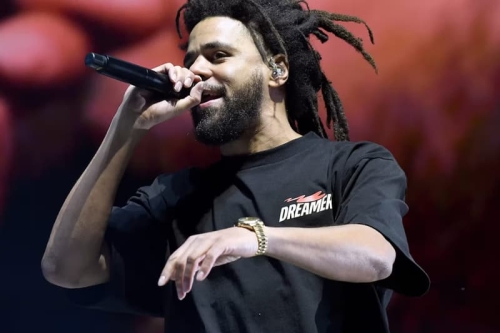 J. Cole 斥责针对 Drake 的舆论反扑是「恶心」的有预谋抹黑行动