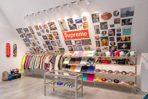 Supreme 2021 秋冬系列将登陆指定 Dover Street Market 门店发售