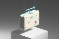 Taras Yoom 变身代表作西洋双陆棋套装，打造 Another Kingdom: Game of Light 手拿包