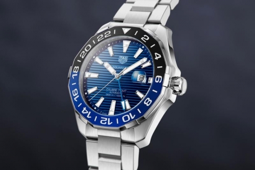 TAG Heuer 推出全新「Batman」配色 Aquaracer GMT