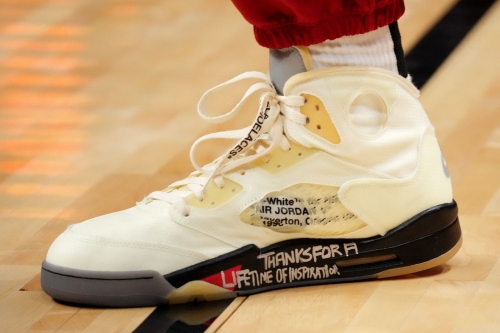 PJ Tucker 上脚特别客制款 Off-White™ × Air Jordan 5 向 Virgil Abloh 致敬