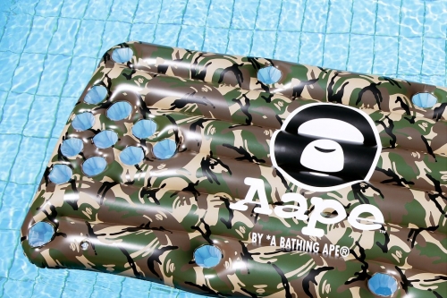 AAPE BY A BATHING APE 推出夏日水上活动装备