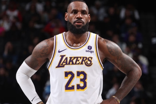 LeBron James 成为 NBA 首位总薪资超越 $5 亿美元球员