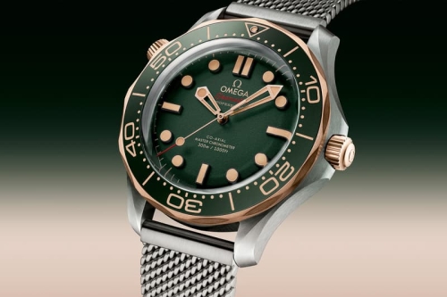 OMEGA 推出全新钛金属材质 Seamaster Diver 300M 青铜金表款