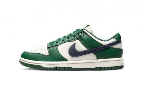 Nike Dunk Low 最新配色「Kentucky Alternat」率先曝光