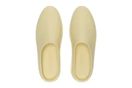 Fear of God Essentials 经典拖鞋 The California 1.0 以清新中性色回归