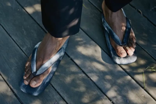 White Mountaineering 三度携手 goyemon 推出全新 unda 运动化雪駄联名鞋款