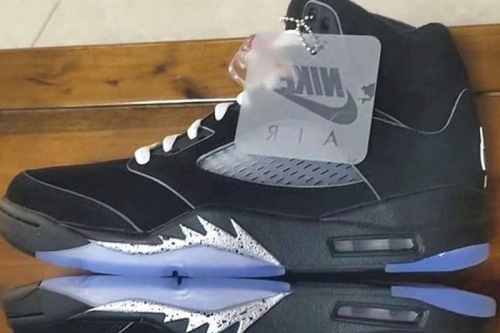 Air Jordan 5 全新复刻配色「Black Metallic Reimagined」鞋款率先曝光