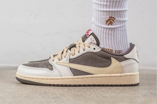 Travis Scott × Air Jordan 1 Low 最新联乘配色「Reverse Mocha」鞋款上脚图辑