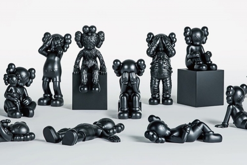 KAWS 推出全新铜像雕塑《KAWS BRONZE EDITIONS》