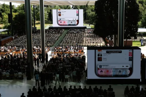 Apple 宣布将于 9 月 9 日举行发布会,据报将揭晓 iPhone 18 Pro 及首款可折叠 iPhone