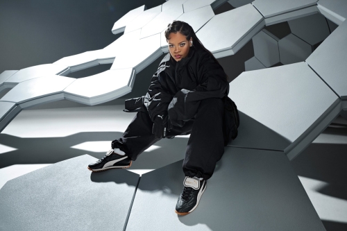 Rihanna 主导之 FENTY × PUMA 全新联乘鞋履正式登场