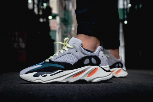 消息称 YEEZY BOOST 700 Wave Runner 即将迎来全球大范围发售