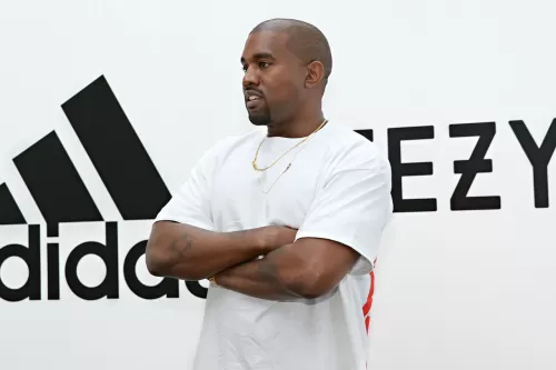 adidas 正式确认重新发售 YEEZY 联名产品：「烧光它们不能解决问题」