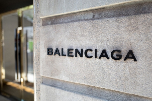 Balenciaga 无预警删除 Instagram、Twitter 与 Facebook 等社群平台内所有贴文