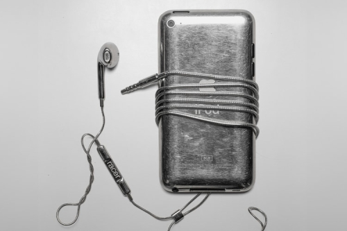 Racer Worldwide 将 Apple 有线耳机重塑为不锈钢饰品「RacerPods 项链」