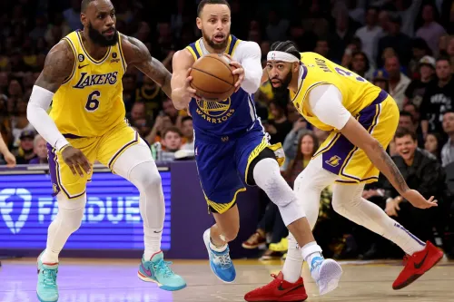 勇士疯狂补强计划:休季打造 LeBron、AD 联手 Curry 超级三巨头