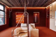 Kiko Kostadinov 伦敦旗舰店：零售空间化身沉浸式表演舞台