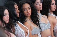 KATSEYE 成员 Manon 宣布短暂休团