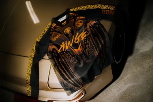 A$AP Rocky 联手 PUMA，把《Don't Be Dumb》穿上曼城球衣