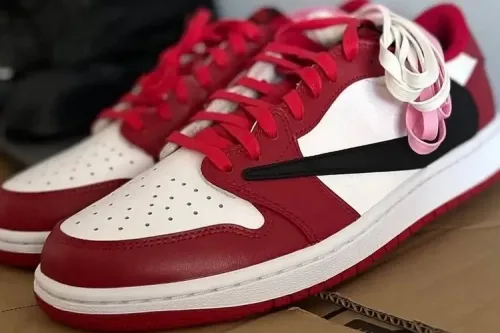 Travis Scott × Air Jordan I「Chicago」配色鞋款预计 2027 年发售