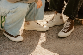 Converse CONS 再度携手 Carhartt WIP 打造最新联名鞋款