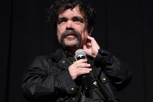 Disney 回应 Peter Dinklage 批评真人版《白雪公主 Snow White》「退后」言论