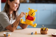 LEGO 推出超巨型积木公仔，庆祝 Winnie the Pooh 百周年诞生