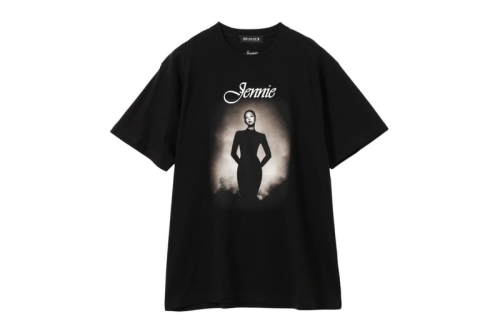 BEAMS T「JENNIE Photo T-Shirt」亮相