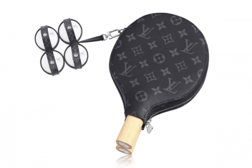 Louis Vuitton 推出全新 Monogram 乒乓球拍套装