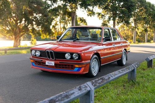 稀有 1981 年式样宝马 BMW E12 M535i 车款展开拍卖