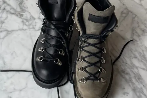 JJJJound 与 Danner 再度携手,推出 FW26 Mountain Light 联名系列靴款
