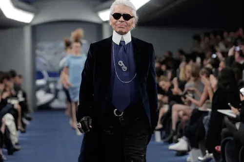 Karl Lagerfeld 手稿珍藏进驻 Sotheby’s Paris 网上拍卖