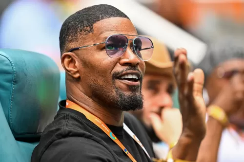 Jamie Foxx 之女公开回应病危传言：「他早已出院数周，昨天还去打球」