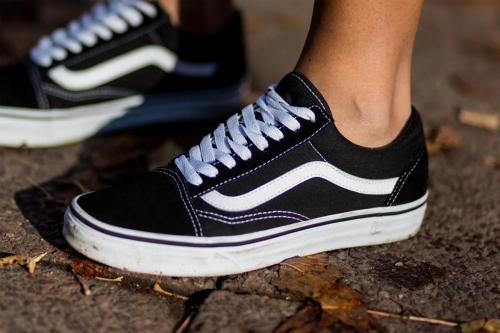 Vans 起诉 Target 抄袭品牌经典鞋款 Old Skool